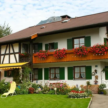 Michelar's Hüs Apartment